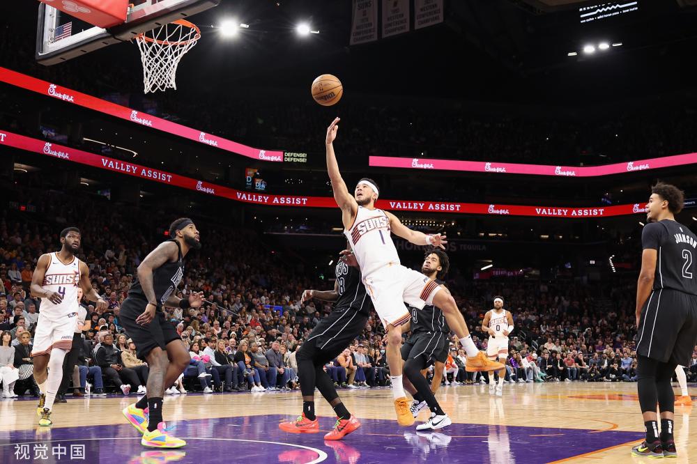 凭借中场的 凭借中场的